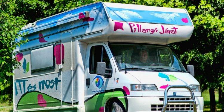 Délen indul az országjáró kampány a gyermekhospice-ért