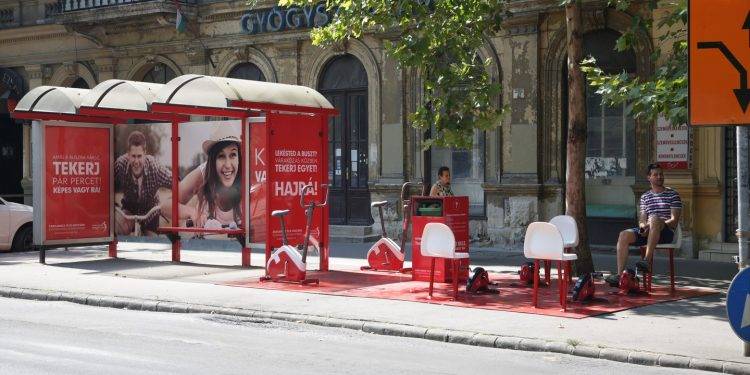 Megnyílt Budapest első buszmegálló tornaterme