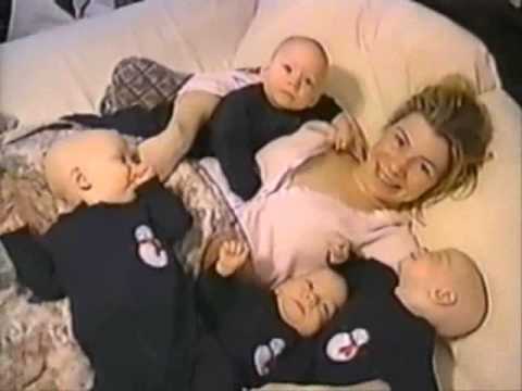 Így nevetnek a négyes ikrek – videó