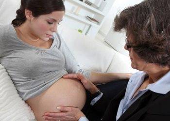 Szülésznő is végezhetne terhesgondozást