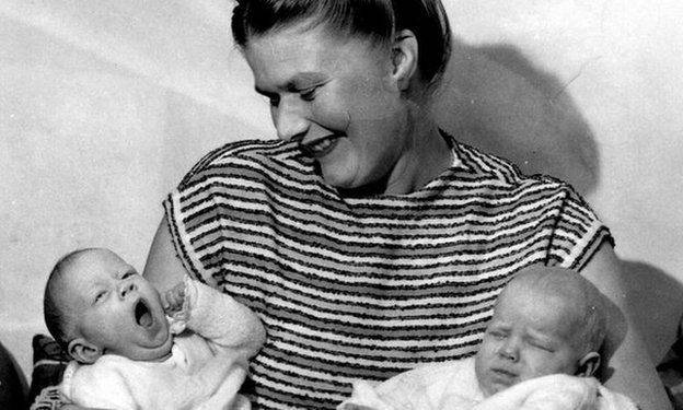 Elhunyt Sheila Kitzinger