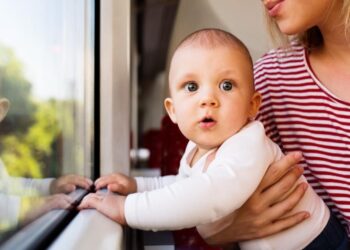 Tömegközlekedés a babával