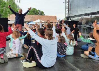 Mesés játszótársunk: Mikola Péter