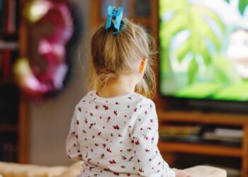 Ennyit tévézhet egy kisgyerek