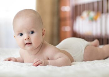 Miért jó, ha hason van a baba?